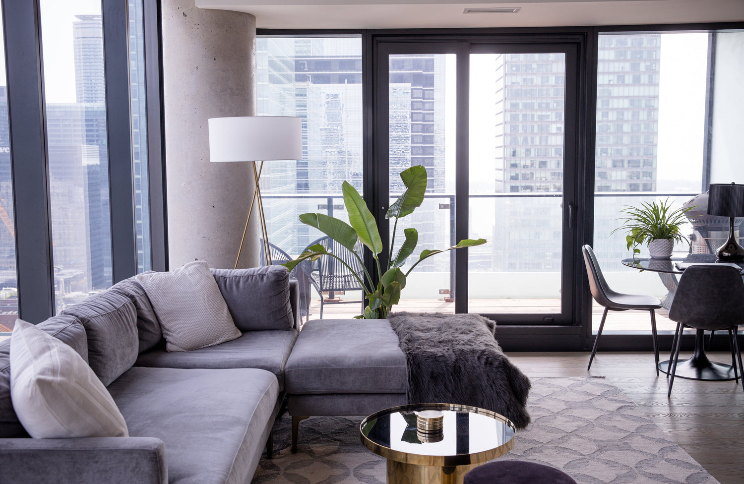 INDOOR LIVING
