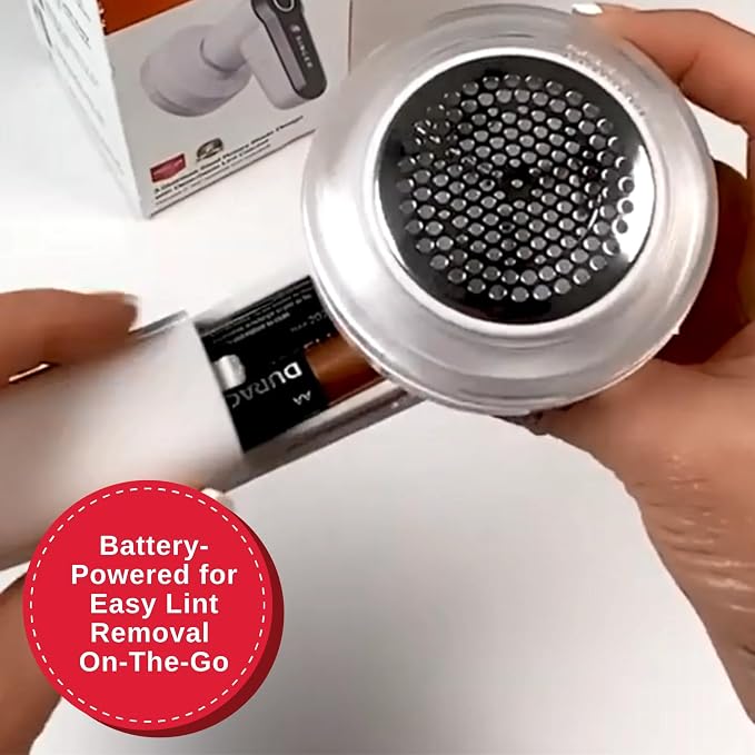 SINGER?? Compact & Portable Fabric Shaver and Lint Remover | Battery operated device, 3 stainless steel blades, detachable catcher, easy to clean - Image 7
