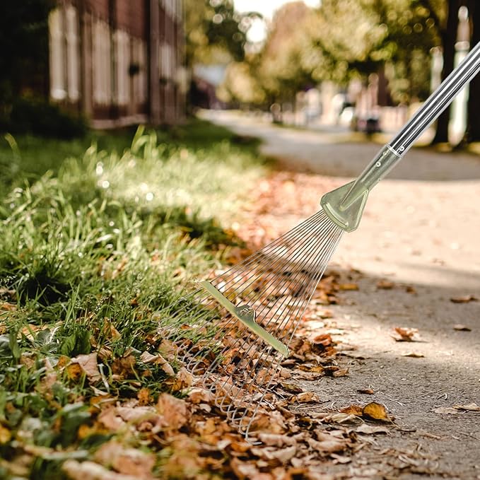 TIDTALEO Retractable Leaf Rake with 18 Stainless Steel Teeth, 80cm Telescopic Handle Lawn Tool for Garden and Yard Cleaning, Heavy Duty Small Lawn Rake for Leaves and Grass