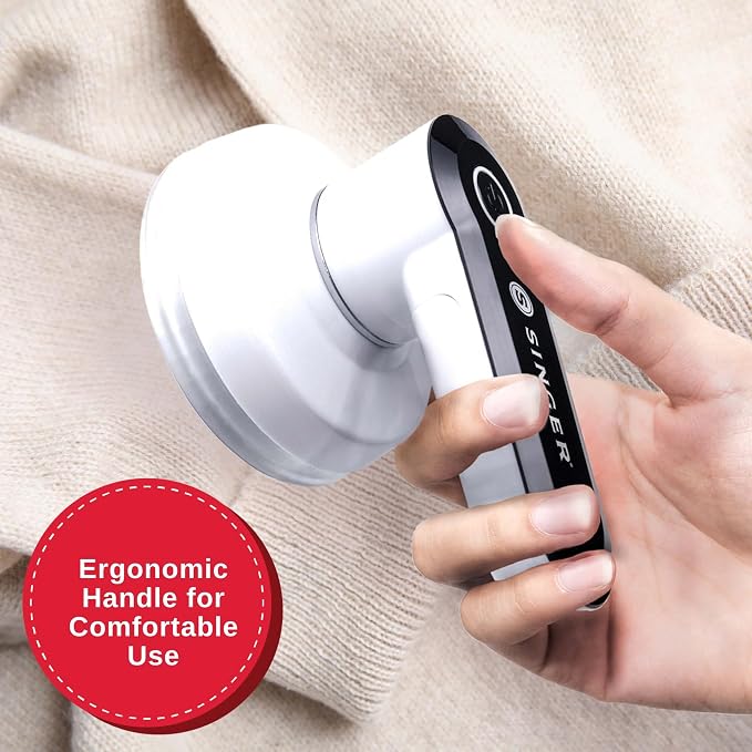SINGER?? Compact & Portable Fabric Shaver and Lint Remover | Battery operated device, 3 stainless steel blades, detachable catcher, easy to clean - Image 6